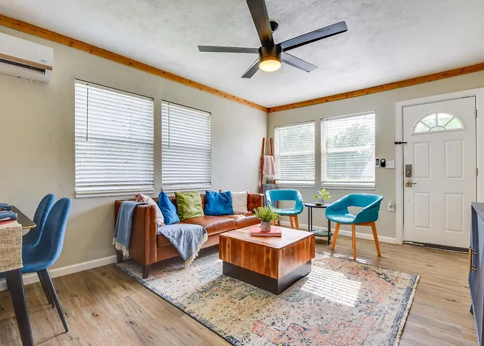 5 Mi To Dtwn Tulsa: Pet-friendly Home!