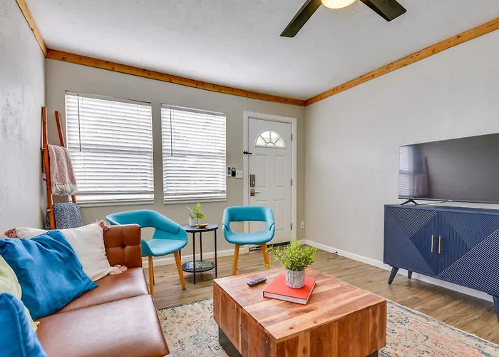 5 Mi To Dtwn Tulsa: Pet-friendly Home! Holiday home