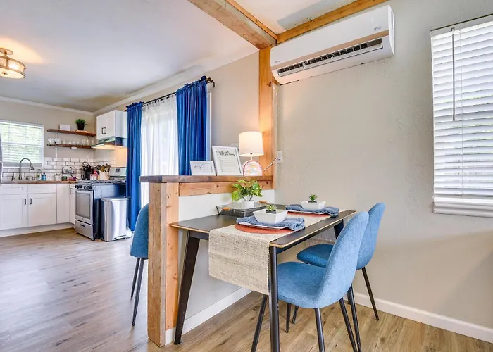 5 Mi To Dtwn Tulsa: Pet-friendly Home! Holiday home *