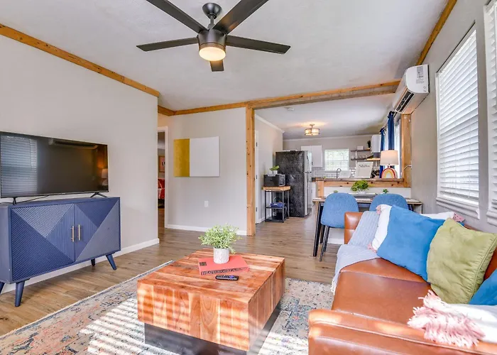 Holiday home 5 Mi To Dtwn Tulsa: Pet-friendly Home! Tulsa