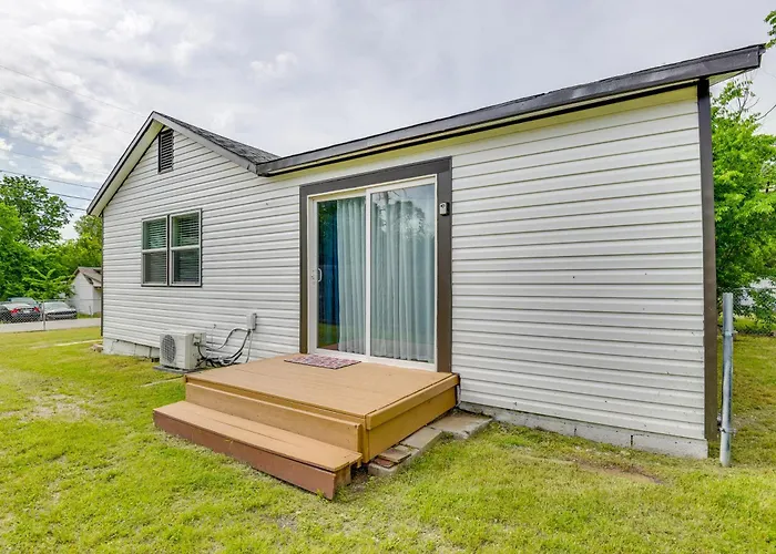 5 Mi To Dtwn Tulsa: Pet-friendly Home! Holiday home *