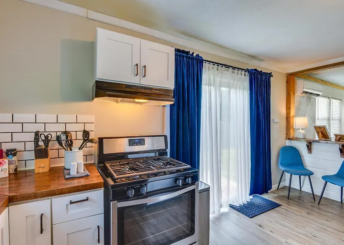 Holiday home 5 Mi To Dtwn Tulsa: Pet-friendly Home! Tulsa