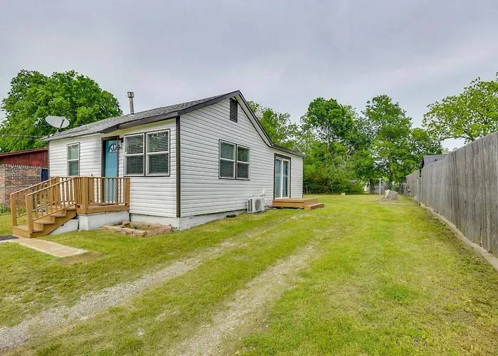 5 Mi To Dtwn Tulsa: Pet-friendly Home! Holiday home